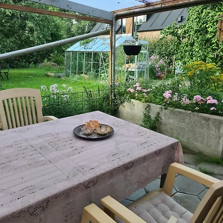 Hyggelig M Have Tæt På Søerne