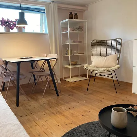 Lejlighed Hyggelig M Have Tæt På Søerne