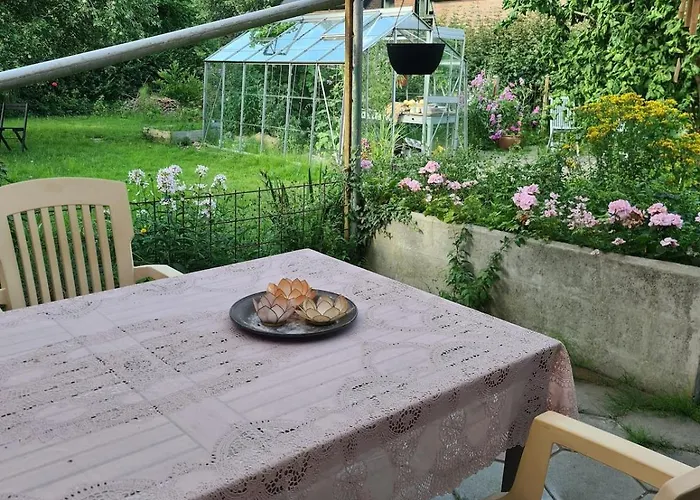 Hyggelig M Have Taet Pa Soerne